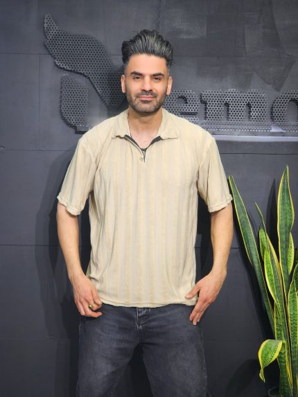 تیشرت  مخمل راه راه نیم زیپ